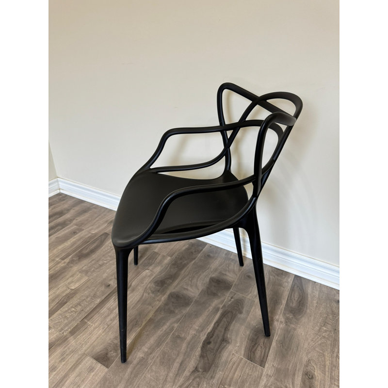 Chaise noire, Noir