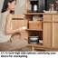 Armoire d'appoint blanche contre le mur