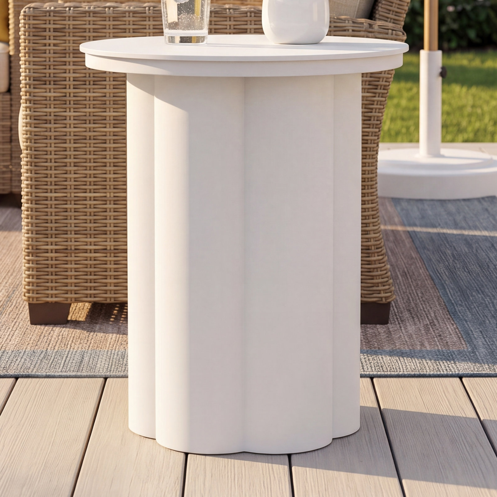 Bridgehampton 15.9'' Metal Outdoor Side Table
