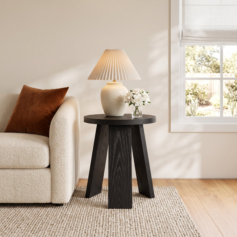 Mattelynn Accent Table, Black