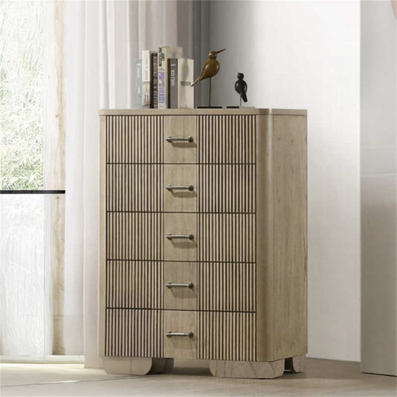 Commode en chêne antique Lakkari