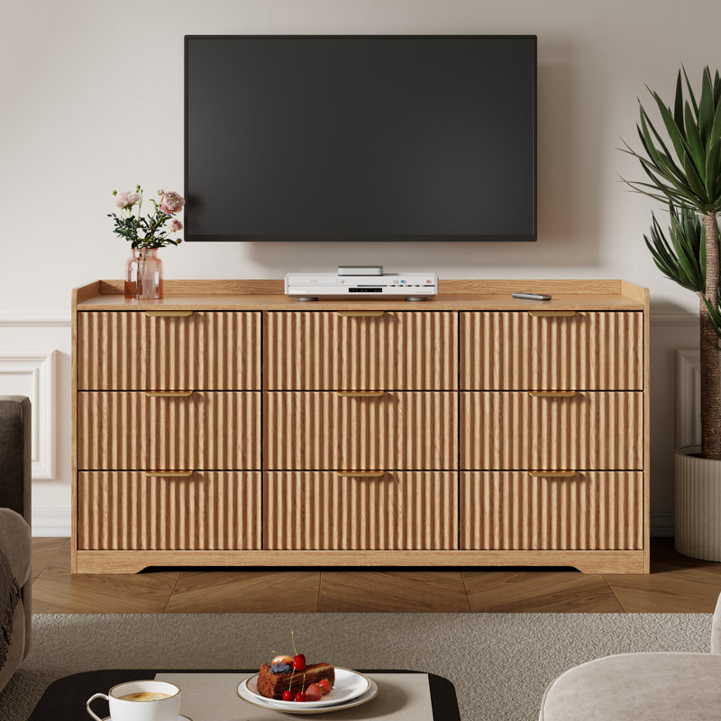 Commode 9 tiroirs l 57,9 po de large avec poignées en métal