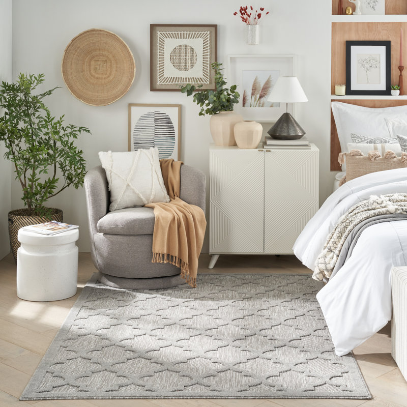 Adianey Red Barrel Studio Easy Care Trellis Silver/Gray Indoor/Outdoor Area Rug, Rectangle 5' x 7'