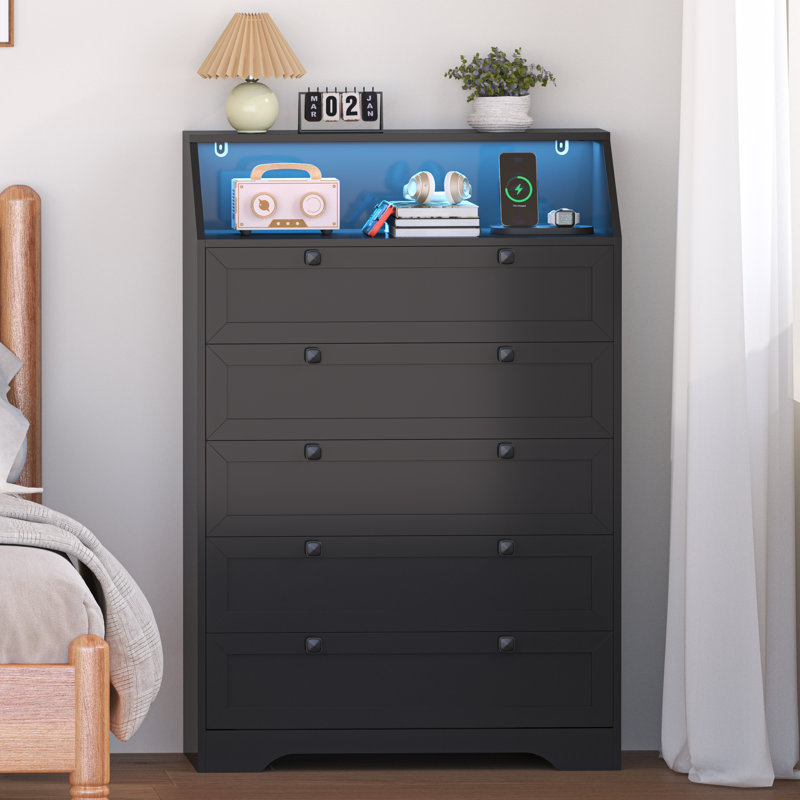 Commode 5 tiroirs Lasheena, Noir