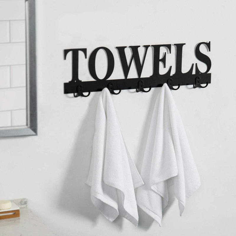 Porte-serviettes mural en métal avec 5 crochets doubles et une découpe décorative pour le rangement et l'organisation de la salle de bain