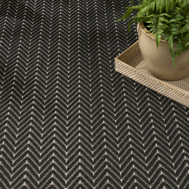 Remmie Black Modern Indoor/Outdoor Rug, Black, Round 5'