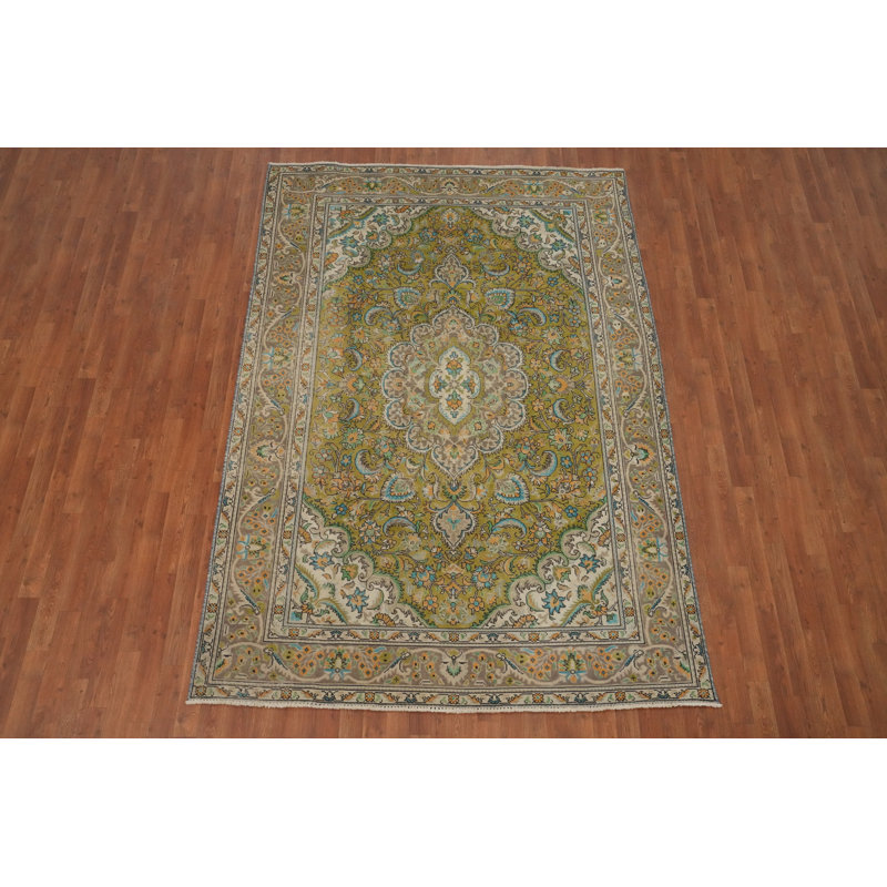 Tapis vert floral traditionnel 6 x 9