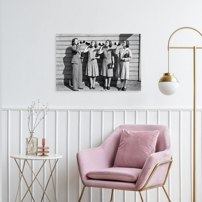 «Vintage Mesdames Celebrating Classic Retro Vintage», reproduction d'art mural, 24" H x 36" W