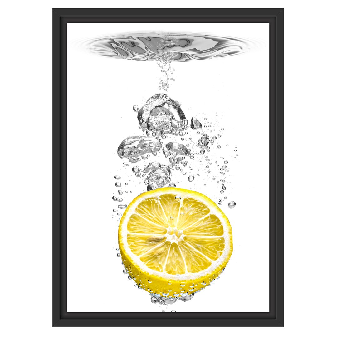 Gerahmtes Poster Lemon fallen into Water