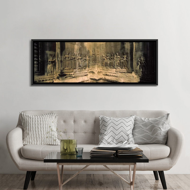 Bas-relief dans un temple, Angkor Wat, Angkor, Cambodge par Panoramic Images - Giclée sur toile tendue avec châssis