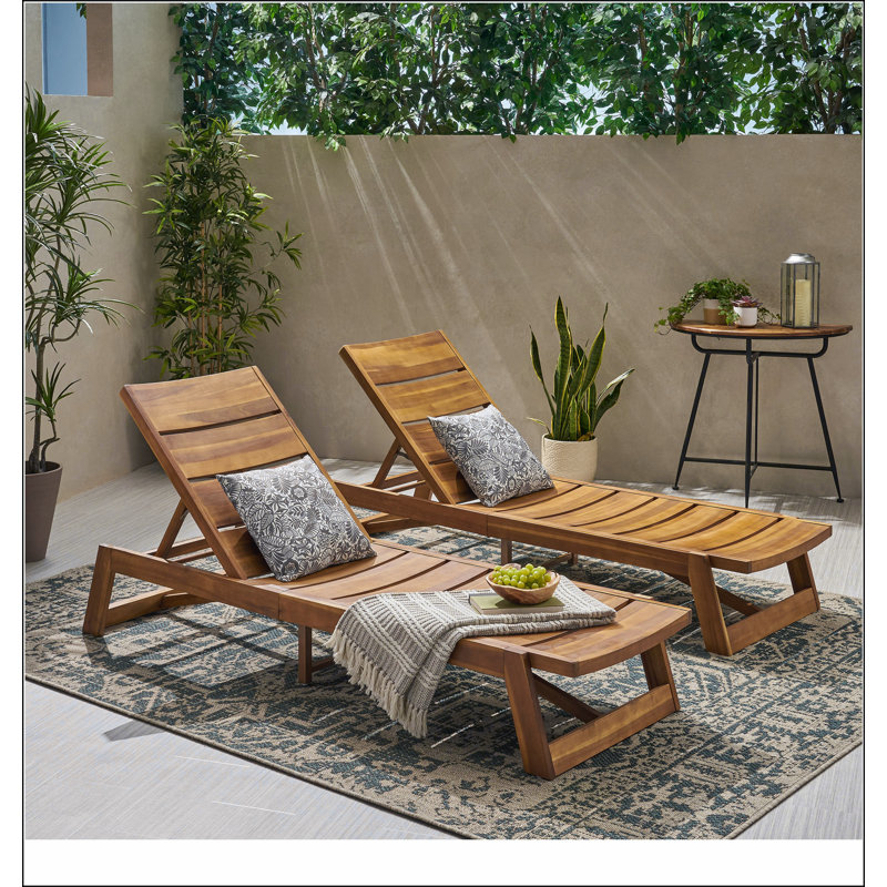 MAKI CHAISE LOUNGE