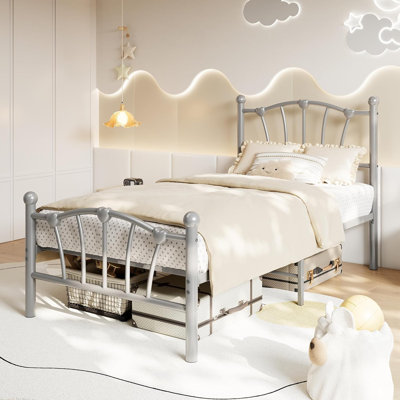Twin Size Metal Bed Frame, Twin Bed Frames for Girls Boys, Twin Platform Bed with Heart-Shaped Design Headboard&Footboard, Heavy-Duty, No Box Spring Needed/Noise-Free/Easy Assembly, Grey