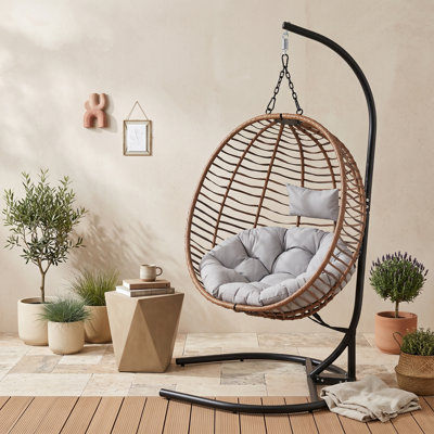 Fauteuil à œufs pliable en osier PEHD, assise rembourrée, appui-tête réglable, structure en fer et pieds antidérapants pour l'intérieur et l'extérieur