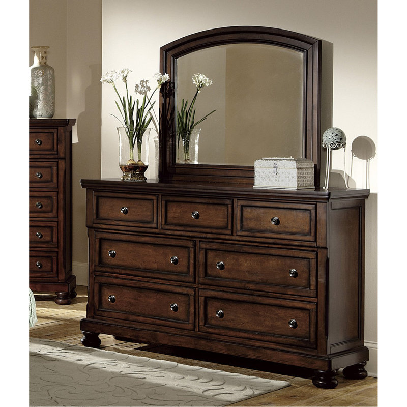 Commode classique transitionnelle à 7 tiroirs en placage de bouleau dissimulé