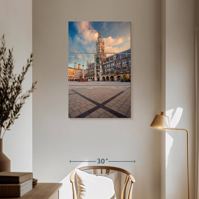 Masam Mary's Square Munich, H 57 po x l 36 po