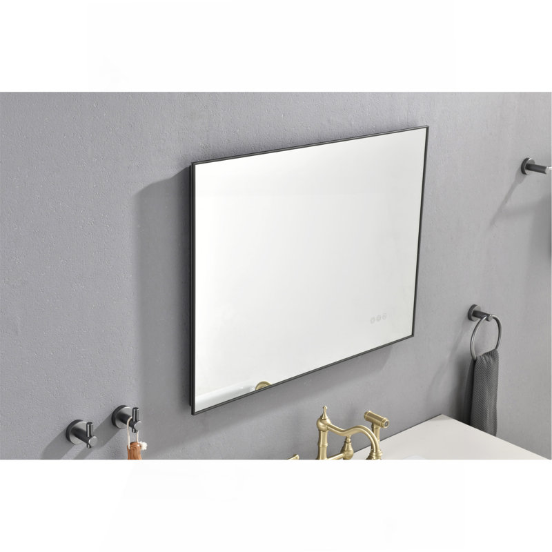 Miroir de salle de bain luxueux avec rétroéclairage et fonction anti-buée, idéal pour une mise à jour élégante et fonctionnelle de la salle de bain