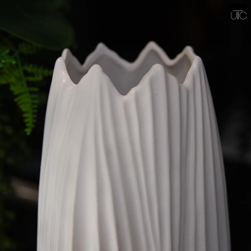 Riner Ceramic / Porcelain Table Vase, 11" H x 5.25" W x 5.25" D