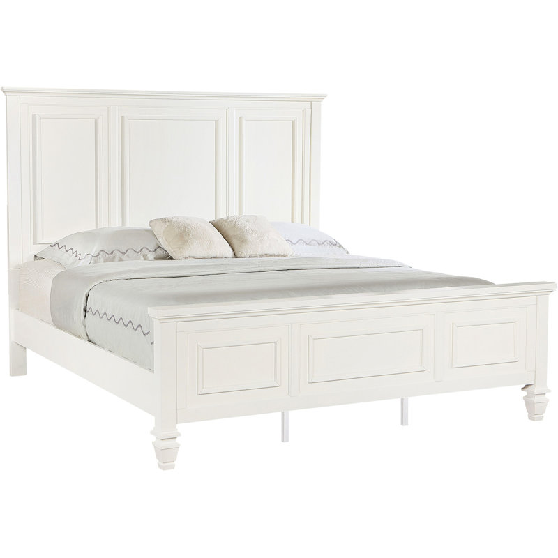 Très grand lit à panneau crème blanc oriental avec des caractéristiques de conception complexes, pour un lit en bois de 63 pouces de luxe et de style, complétant les arrangements de décoration