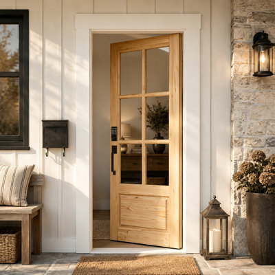 Porte d'entrée extérieure en pin massif à 6 carreaux vitrés avec serrure à clavier, en bois brut avec poignée de tirage.
