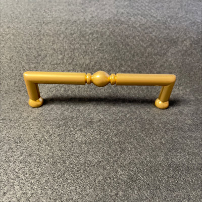 Poignée décorative 3-3 / 4 po