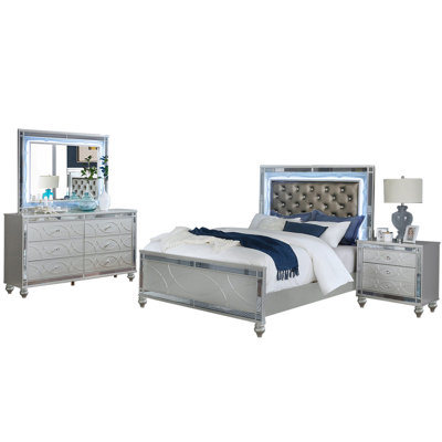 4 Piece Queen Bedroom Set With Mirror Accent In Silver Metallic -  Rosdorf Park, 578F77A90F3D499099C34063D7A0E621