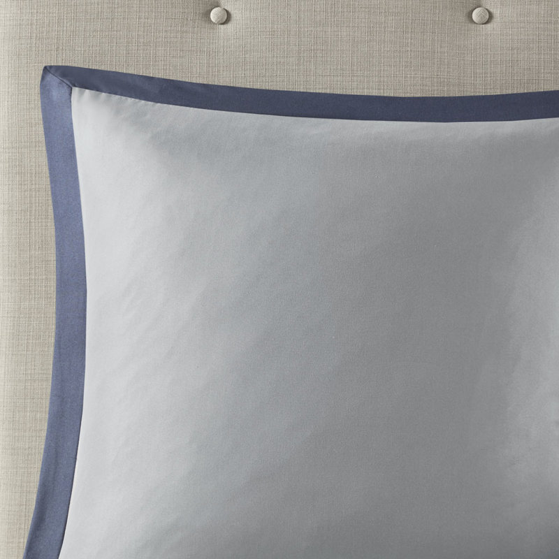 Couette brodée 8 pièces - King, bleu marine, gris et blanc, ensemble brodé pour chambre élégante