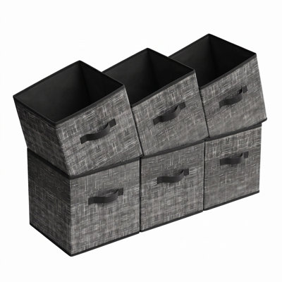 Vêtements et supports à vêtements