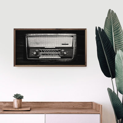 Radio en noir et blanc