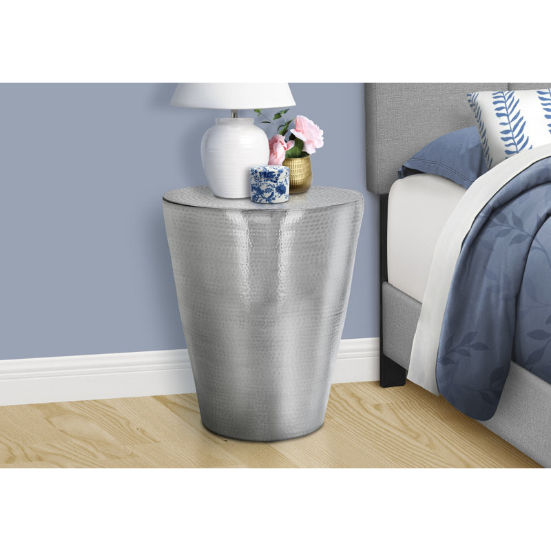 Table de bout, Chrome chrome