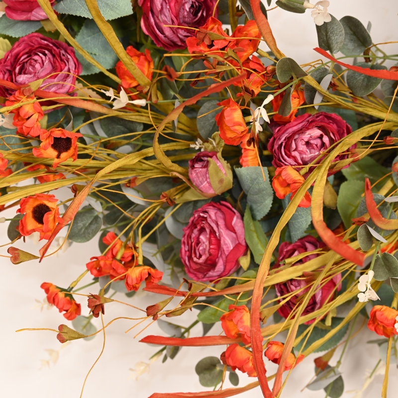 Couronne de fleurs artificielle 26 po avec fleurs de rose et eucalyptus