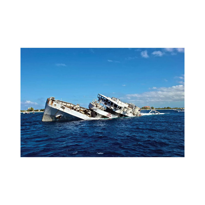 The Sinking Of Uss Kittiwake, Grand Cayman by Amanda Nicholls - Wrapped Canvas Print, 30.48cm H x 45.72cm W x 1.905cm D