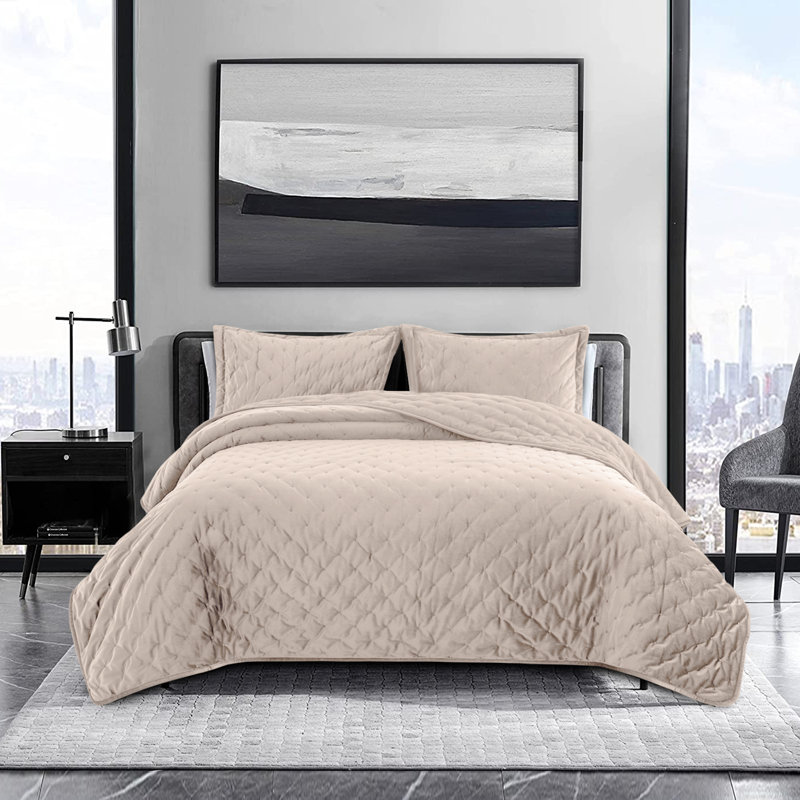 Luxury Crushed Velvet Bedspread, Beige, W220 x L240cm