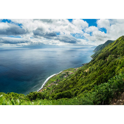 Faja De Sao Joao, île de Sant Jorge aux Açores, les Açores sont une région autonome du Portugal, reproduction d'affiche par Martin Zwick (36 X 24) # EU23MZW1085