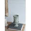 Porte-bougie en ciment gris vieilli 12 po avec motif découpé, piédestal d'inspiration rétro pour manteau de cheminée, dessus de table ou centre de table -22591368