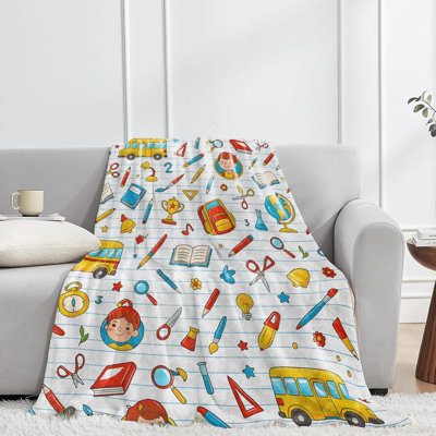 Couverture de flanelle de fournitures d'étude, jeté mignon avec autobus scolaire, livre, crayon et apprendre sur fond de papier ligné, couvertures en molleton léger, canapé, chalet, cadeaux de décoration de lit, 40 x 50 po et plus, vous recevrez un sac en toile gratuit sur le thème du Campus