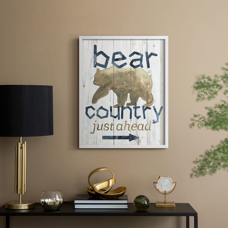 «Bear Country», reproduction encadrée - bois massif, H 21 po x l 17 po, Blanc