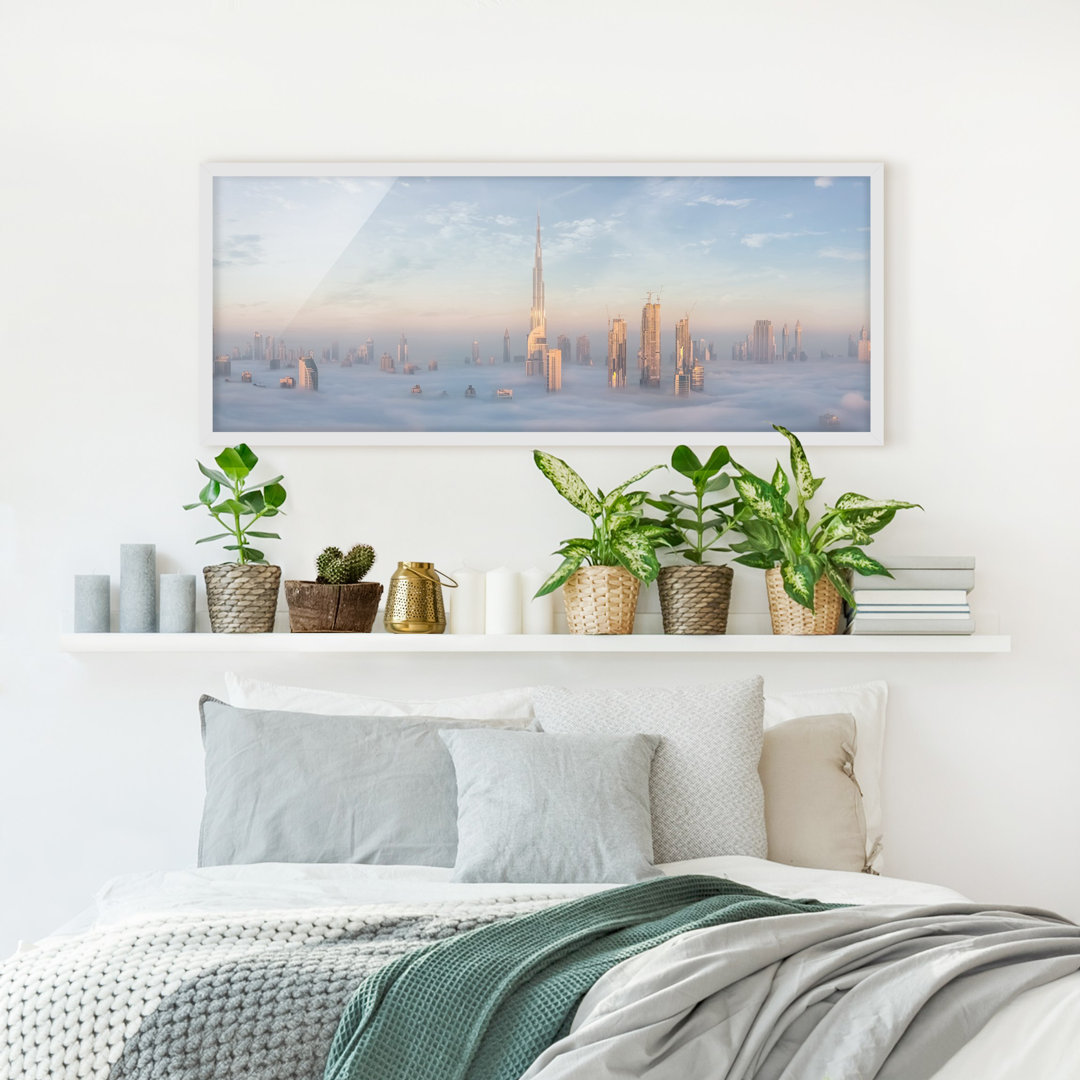 Gerahmtes Poster Dubai über den Wolken