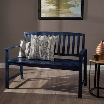 Banc en bois d'acacia de style champêtre, durable et polyvalent pour une utilisation intérieure et extérieure, parfait pour un coin salon confortable et une décoration harmonieuse