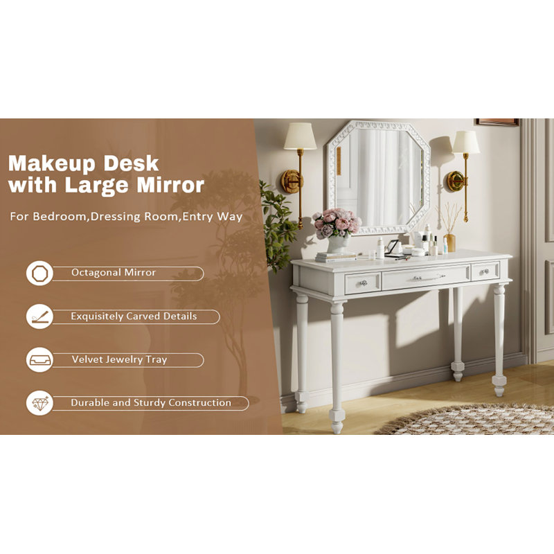 Bureau de maquillage rétro avec grand miroir