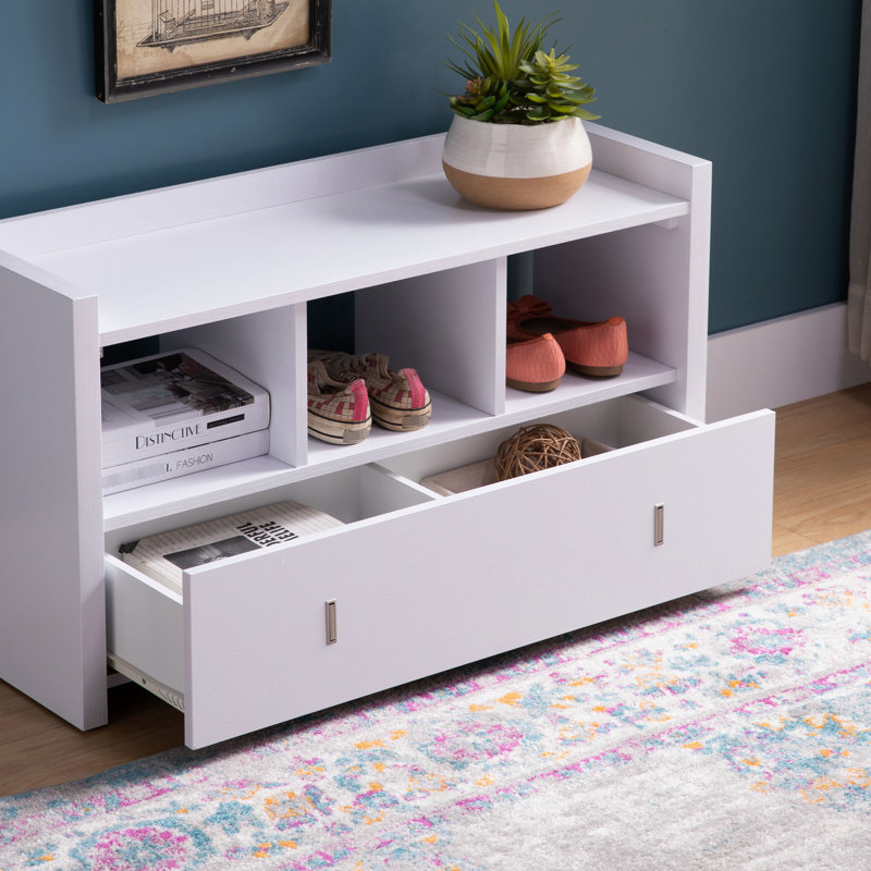 Range-chaussures blanc avec trois tablettes et un tiroir