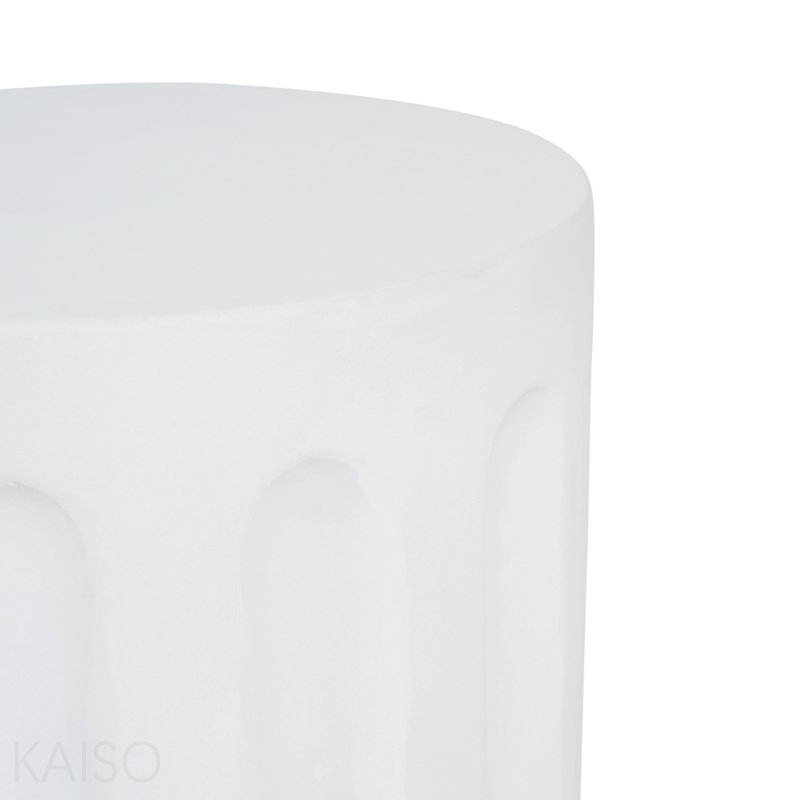 Table d'appoint d'extérieur en béton blanc
