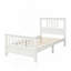 Lit plateforme en bois avec tête et pied de lit-438091747