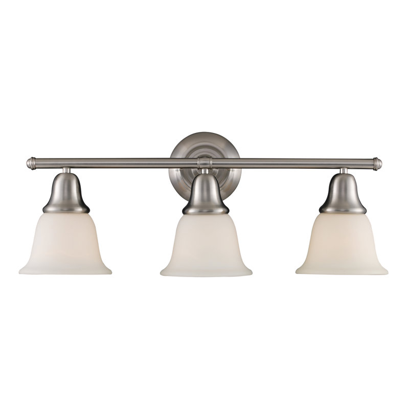 Éclairage pour meuble-lavabo 3 lumières de 26,5 po de large Berwick - nickel brossé, H 10,5 po x l 26,5 po x P 8 po