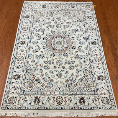  Handmade Nain Wool Rug