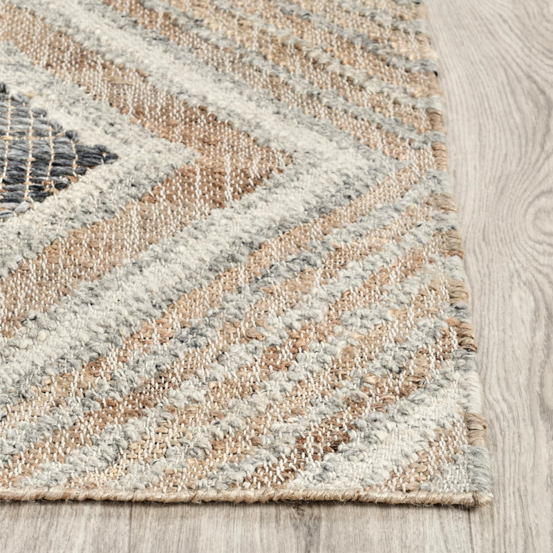 Geometric Area Rug in Natural/Gray, Rectangle 2' x 3'
