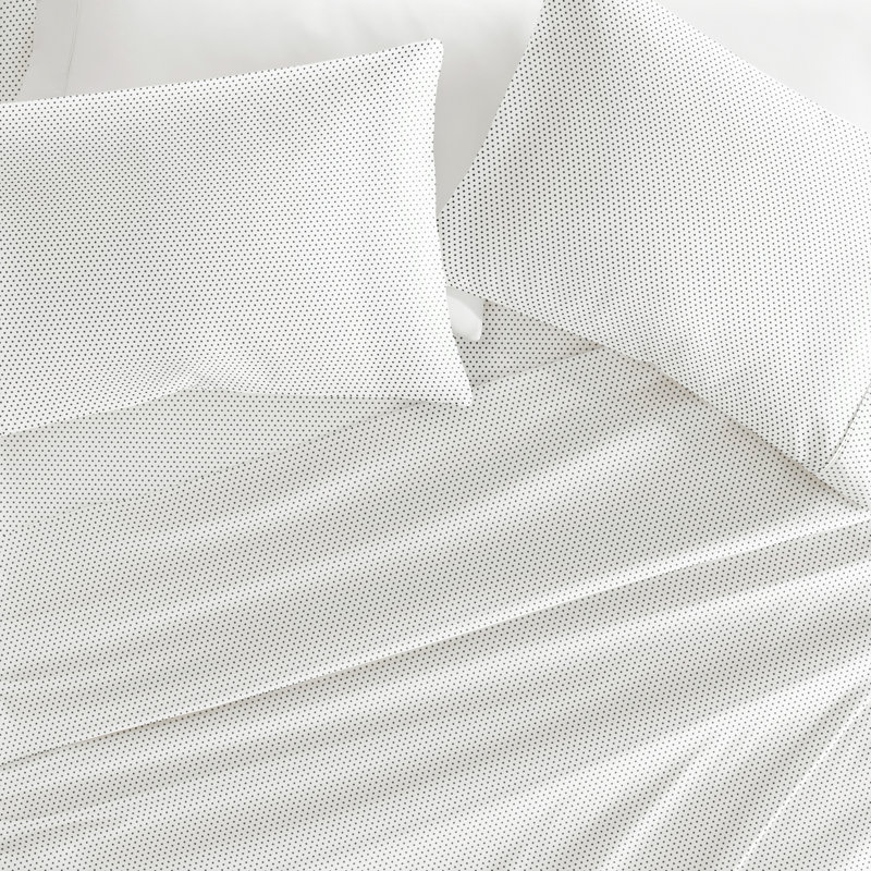4 Piece Delicate Details Pattern Sheet Set, Cal.King Sheet Set with 2 King Pillowcase, White/Pink Geometric