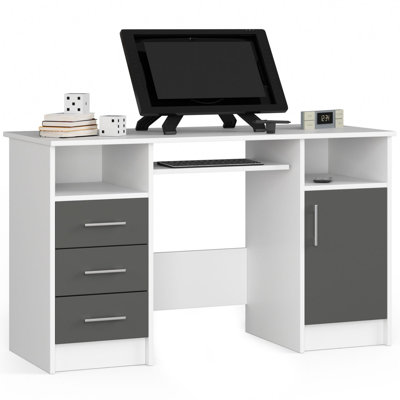 Sidsel Desk
