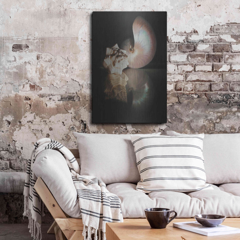 «Pearl Nautilus» par Cecile Baird, H 36 po x l 24 po