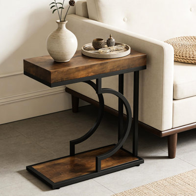 Table de bout compacte pour le salon, style élégant, aux rayures avec une élégance contemporaine, structure moderne en demi-cercle, construction