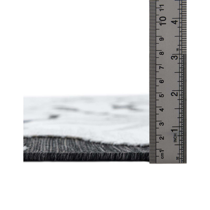 Firman Floral Indoor / Outdoor Rug, Square 8'2"
